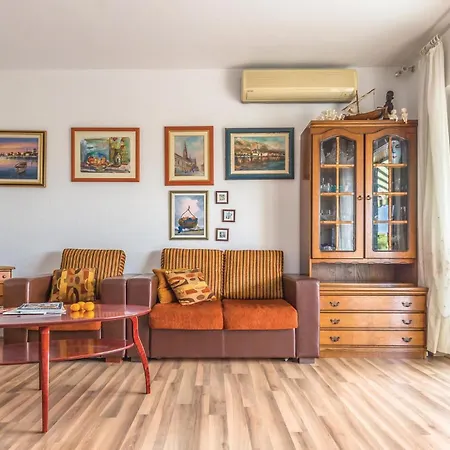 Apartman With Sea View 5