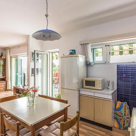 With Sea View 5 Apartman *