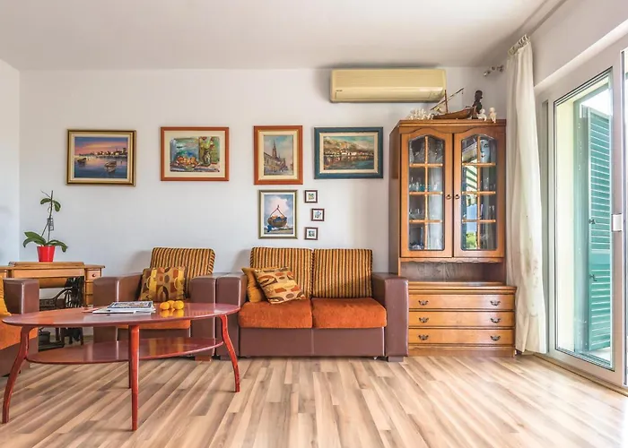 Apartament With Sea View 5